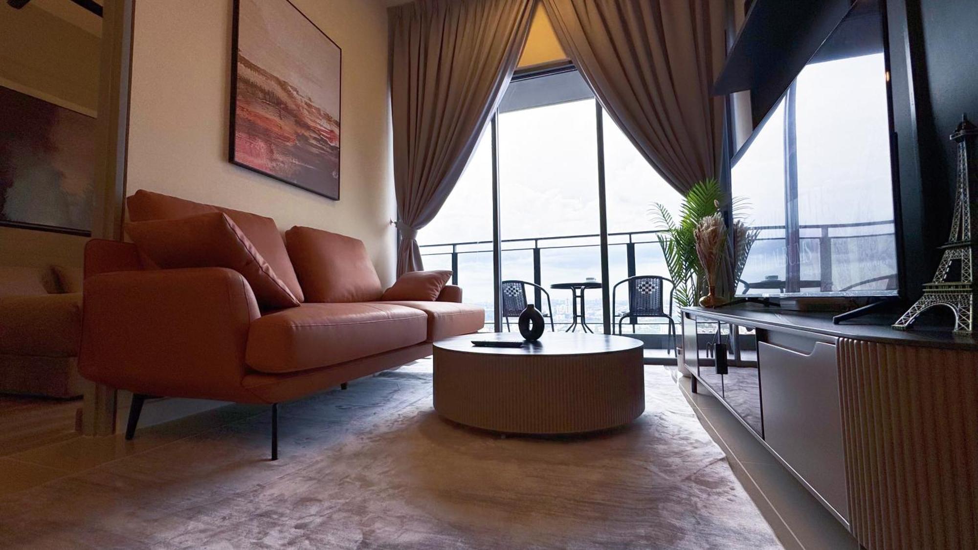 Stellar 8th 3 Bedroom Air-con Bandar Baru Sri Petaling Apartment