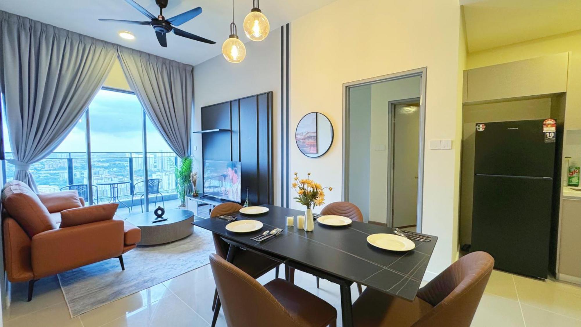 Stellar 8th 3 Bedroom Air-con Bandar Baru Sri Petaling Pangsapuri *