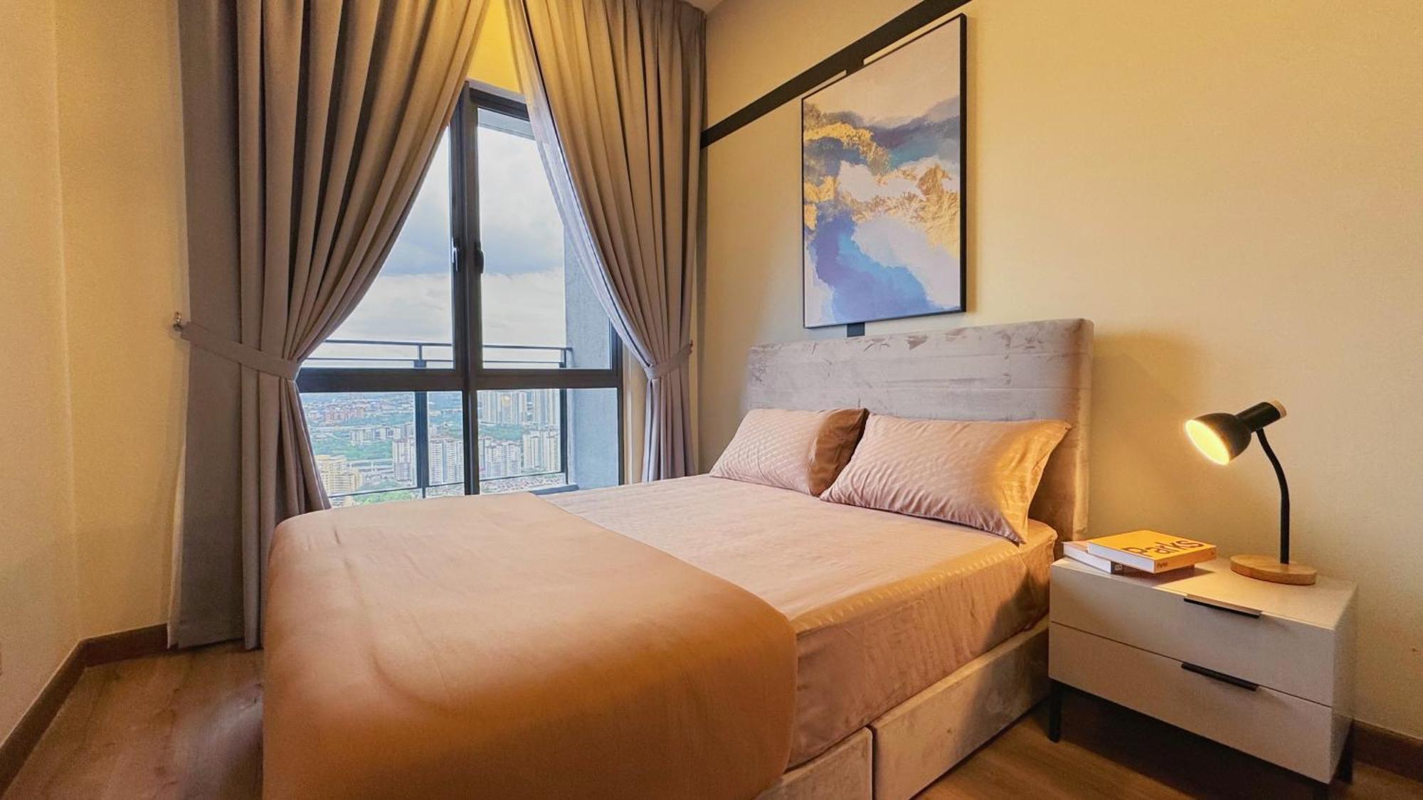 Stellar 8th 3 Bedroom Air-con Bandar Baru Sri Petaling Pangsapuri