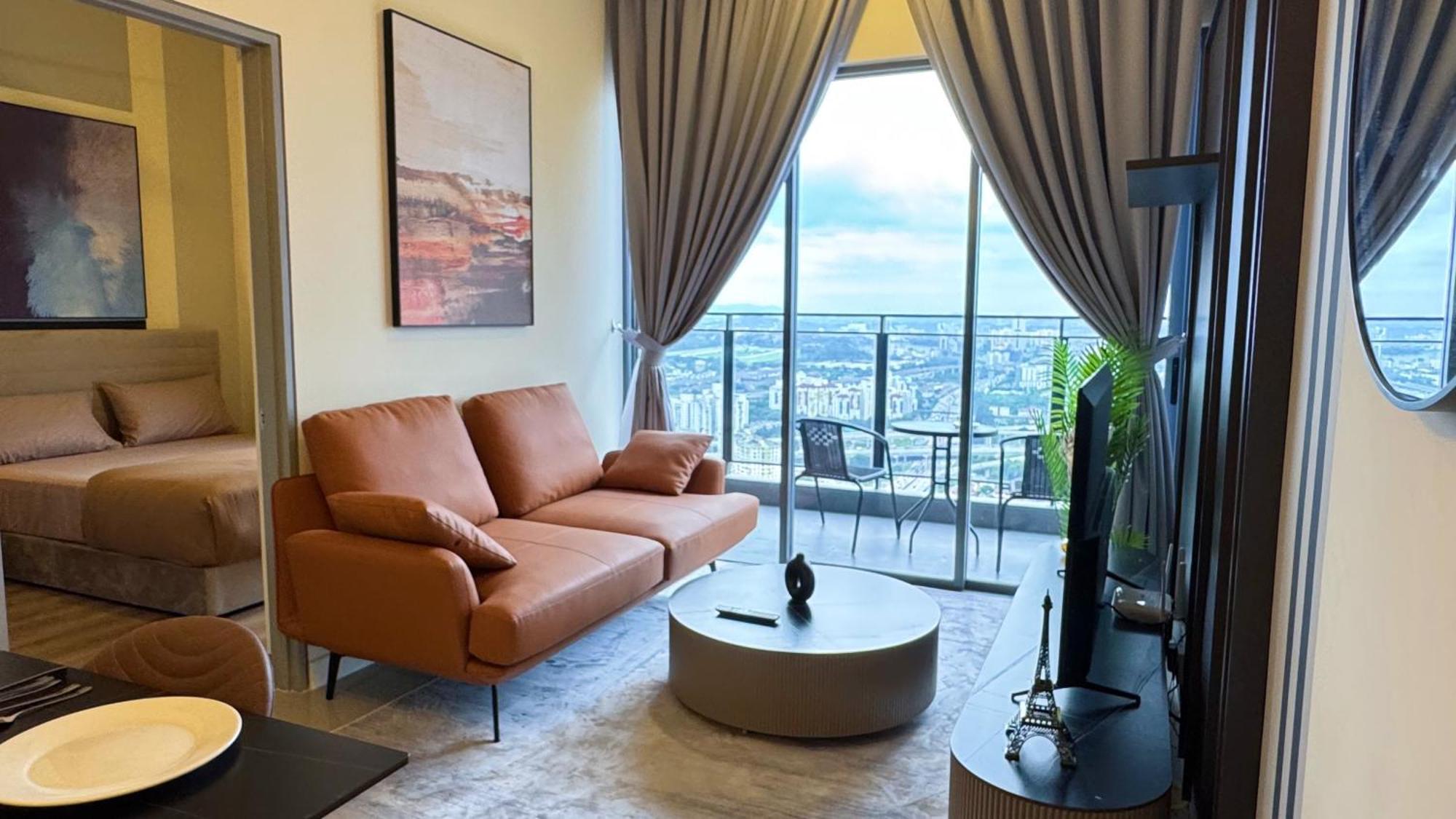 Stellar 8th 3 Bedroom Air-con Bandar Baru Sri Petaling *